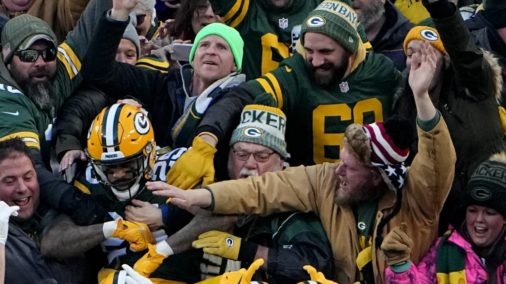 e27d3a24-6219-4662-8a5c-4247f5262eb8-MJS_packers01_5.jpg_packers01