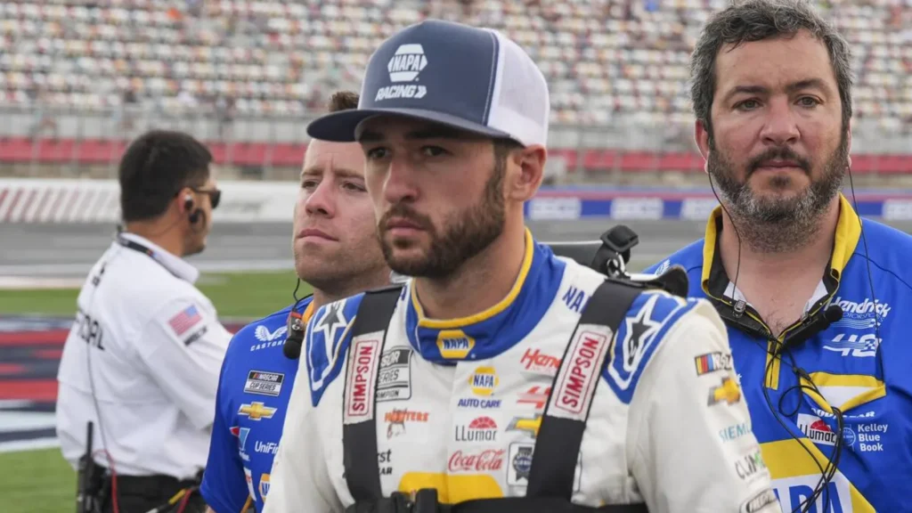 signs-point-chase-elliott-earning-first-road